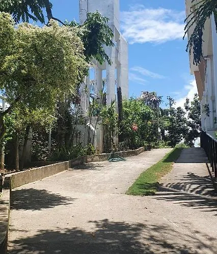 Lola's B&B