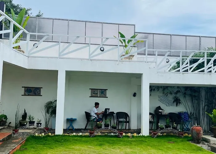 Lola's B&B